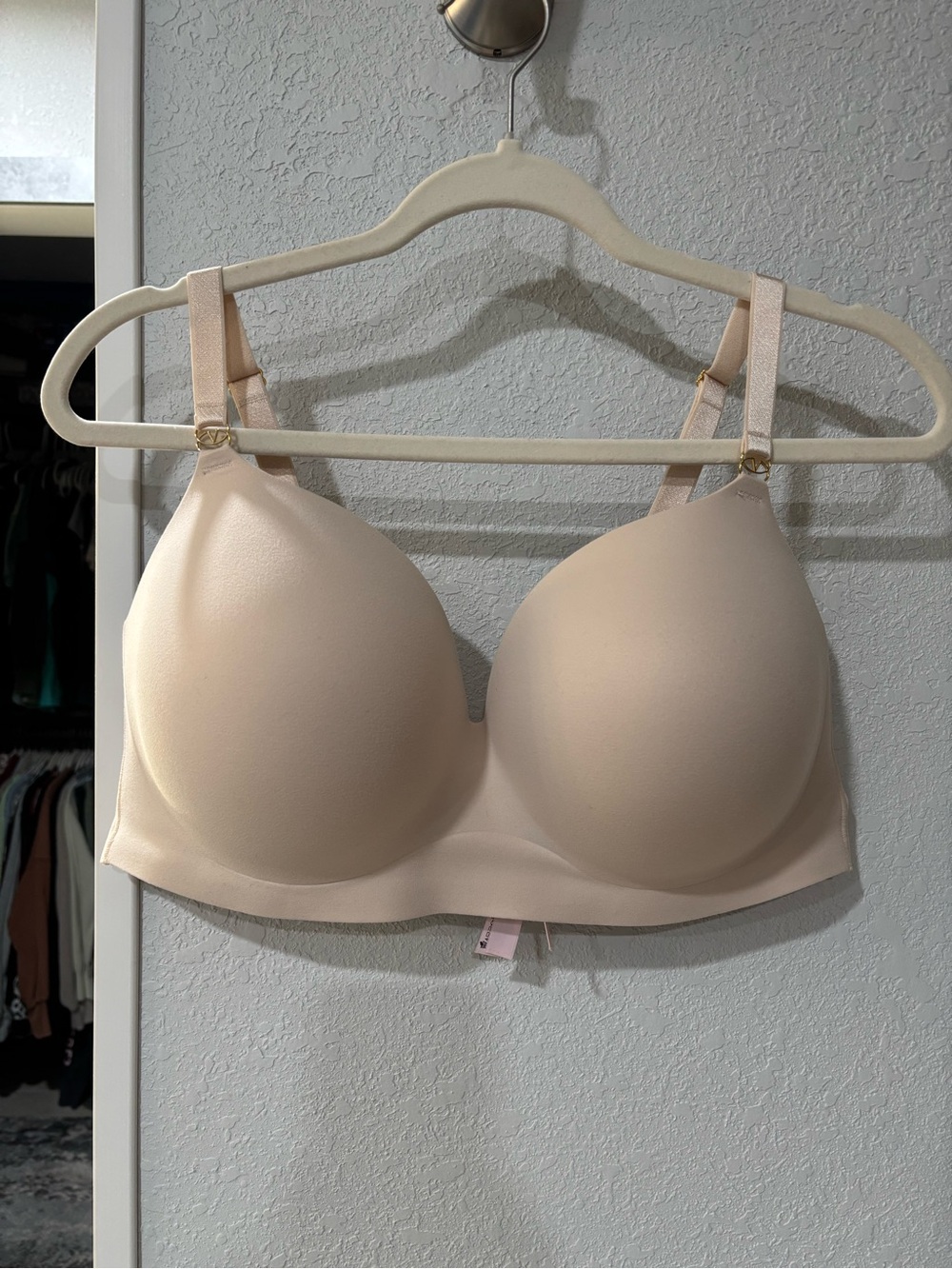 Victoria's Secret Dream Angels
padded no-wire bra